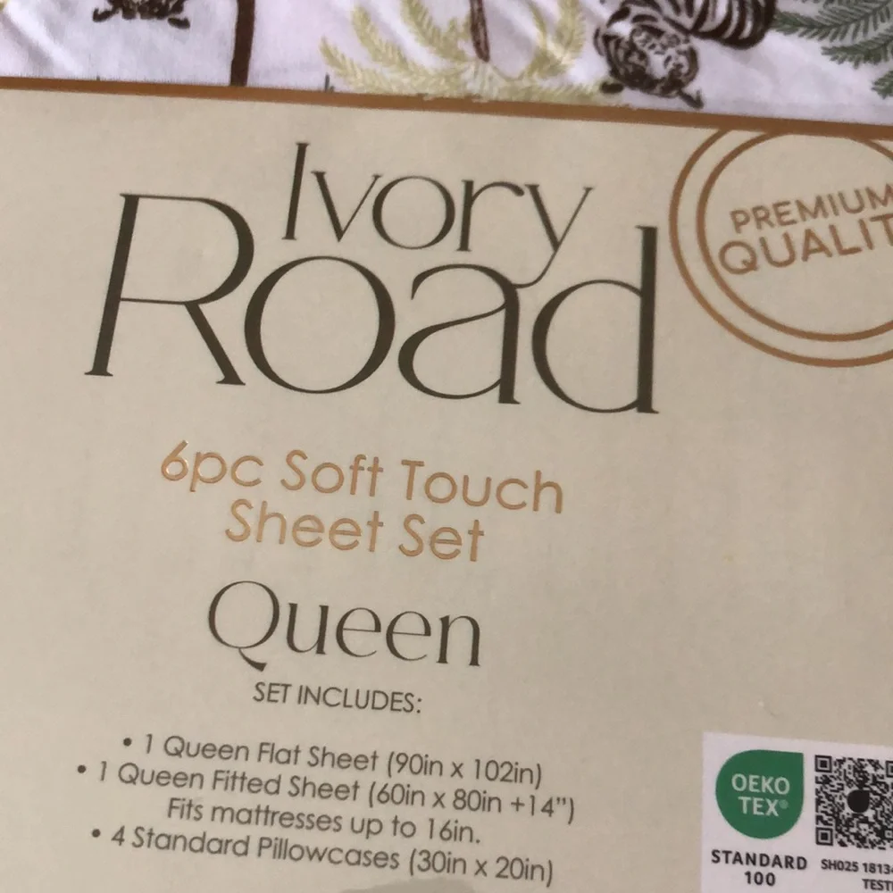 Ivory Road Queen Sheet Set - Pastel Palm & Tiger Print
